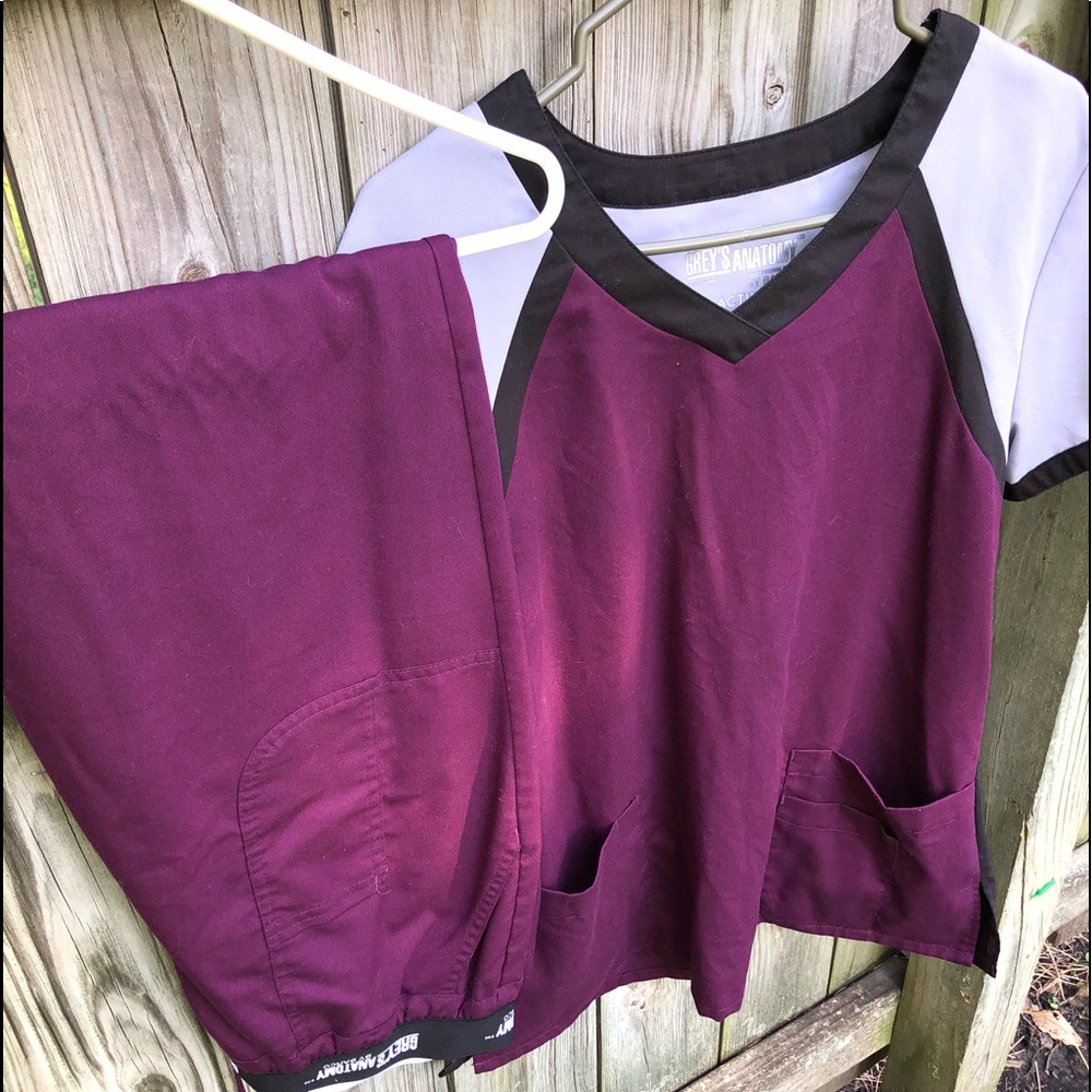 Grey’s Anatomy Active by Barco size large OUTFIT